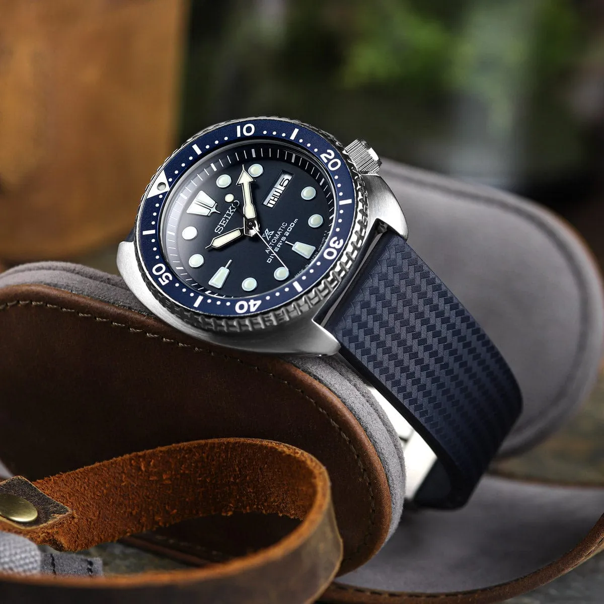 WatchGecko 400 Italian Rubber Divers Reversible Watch Strap - Dark Blue - Brushed Buckle
